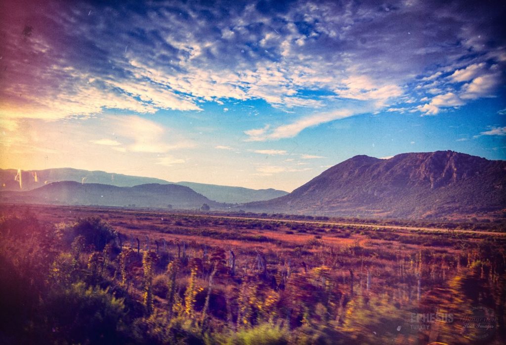 Widoki wokół Efezu, góry i pola